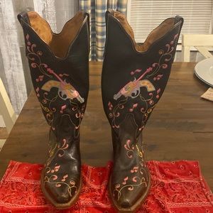 Women’s cowboy boots sz 7